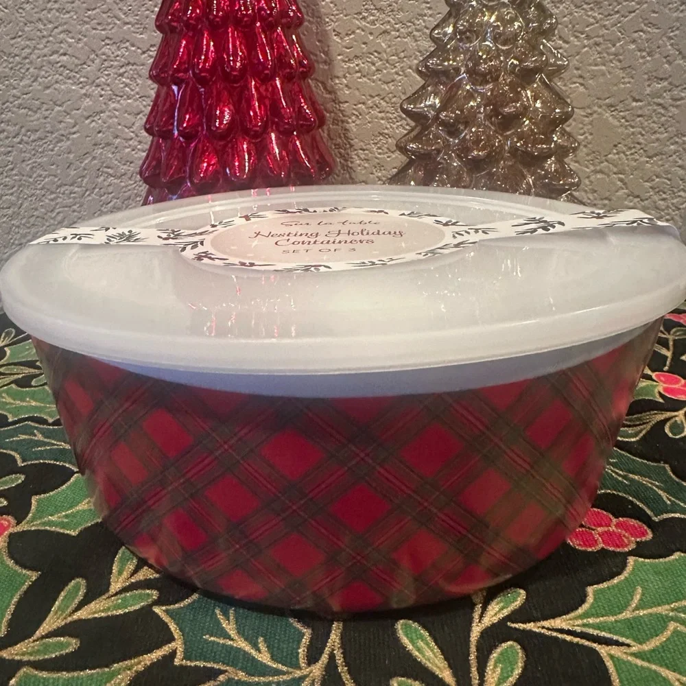 Sur La Table Red Tartan Plaid Melamine Neating Bowls & Lids